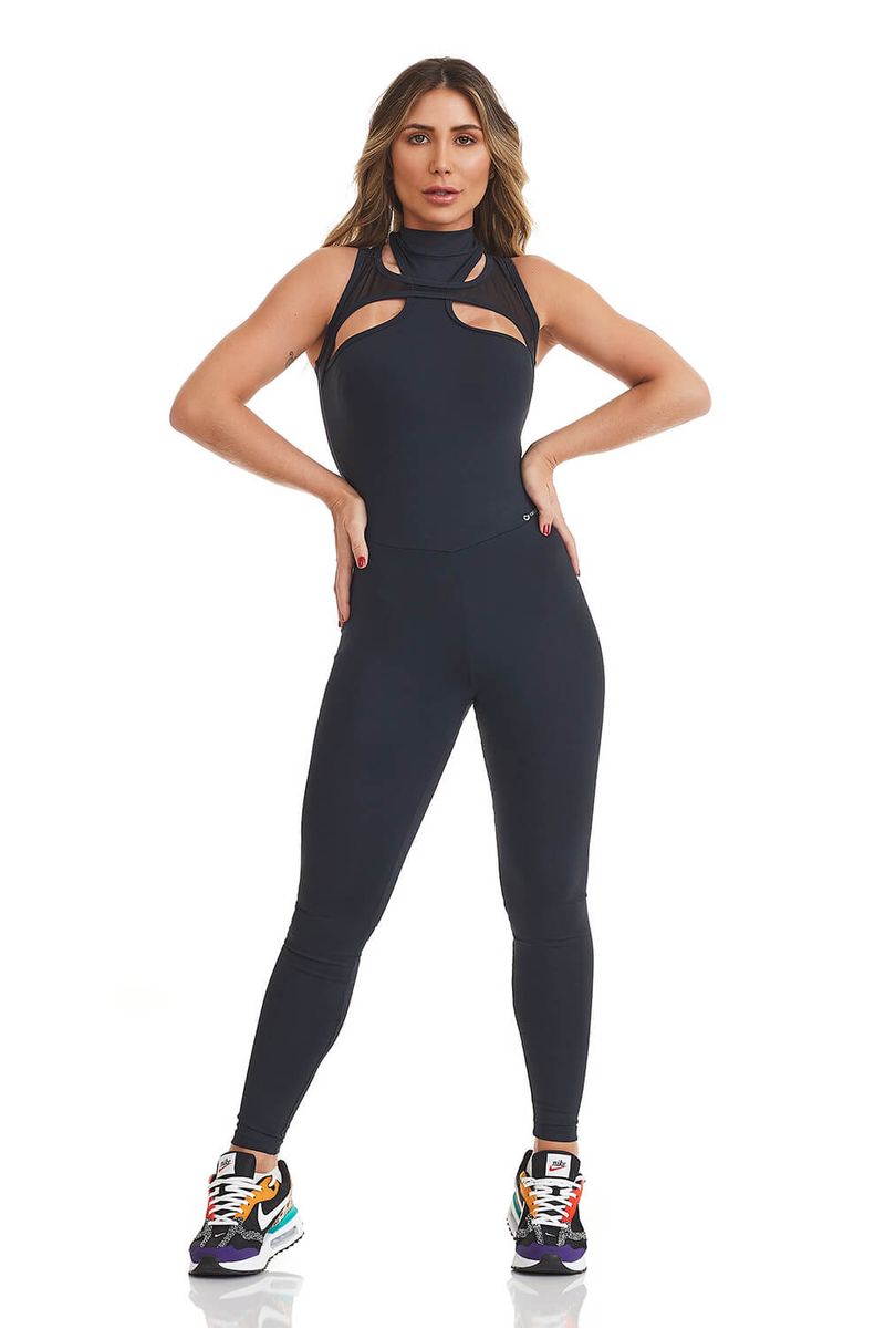 Macacão fitness feminino preto de alcinha com recortes em tule