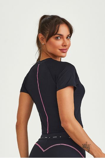 BLUSA NT COM DETALHES DE TRANCADO NAS COSTAS PRETO