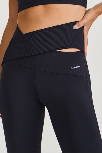 LEGGING NAKAY EMPINA BUMBUM COM CANELADO PRETA