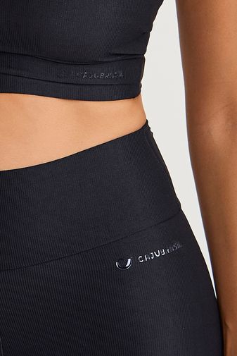 LEGGING ESSENCIAL PRETA