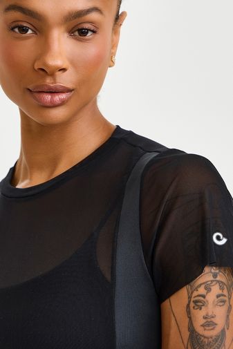 BLUSA DE TULE ALONGADA PRETO