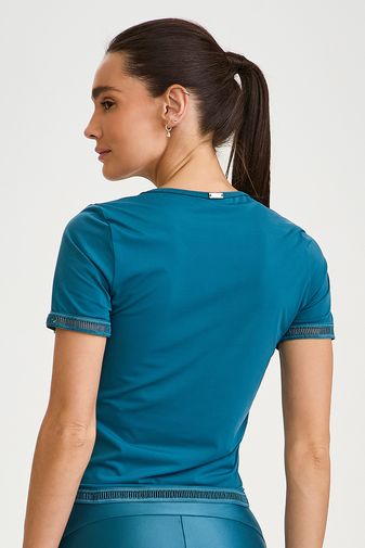 BLUSA UV COM DETALHE NA MANGA VERDE ESMERALDA