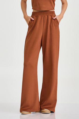 CALÇA MOLETOM COM BOLSO MARROM BRONZE