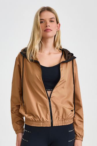 CORTA-VENTO COM BOLSOS AREIA