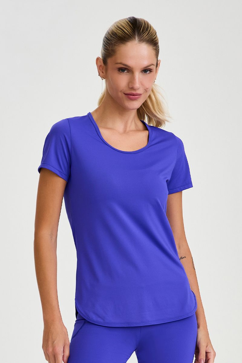 blusa-fitness-basica-azul-foco-frente_01.jpg