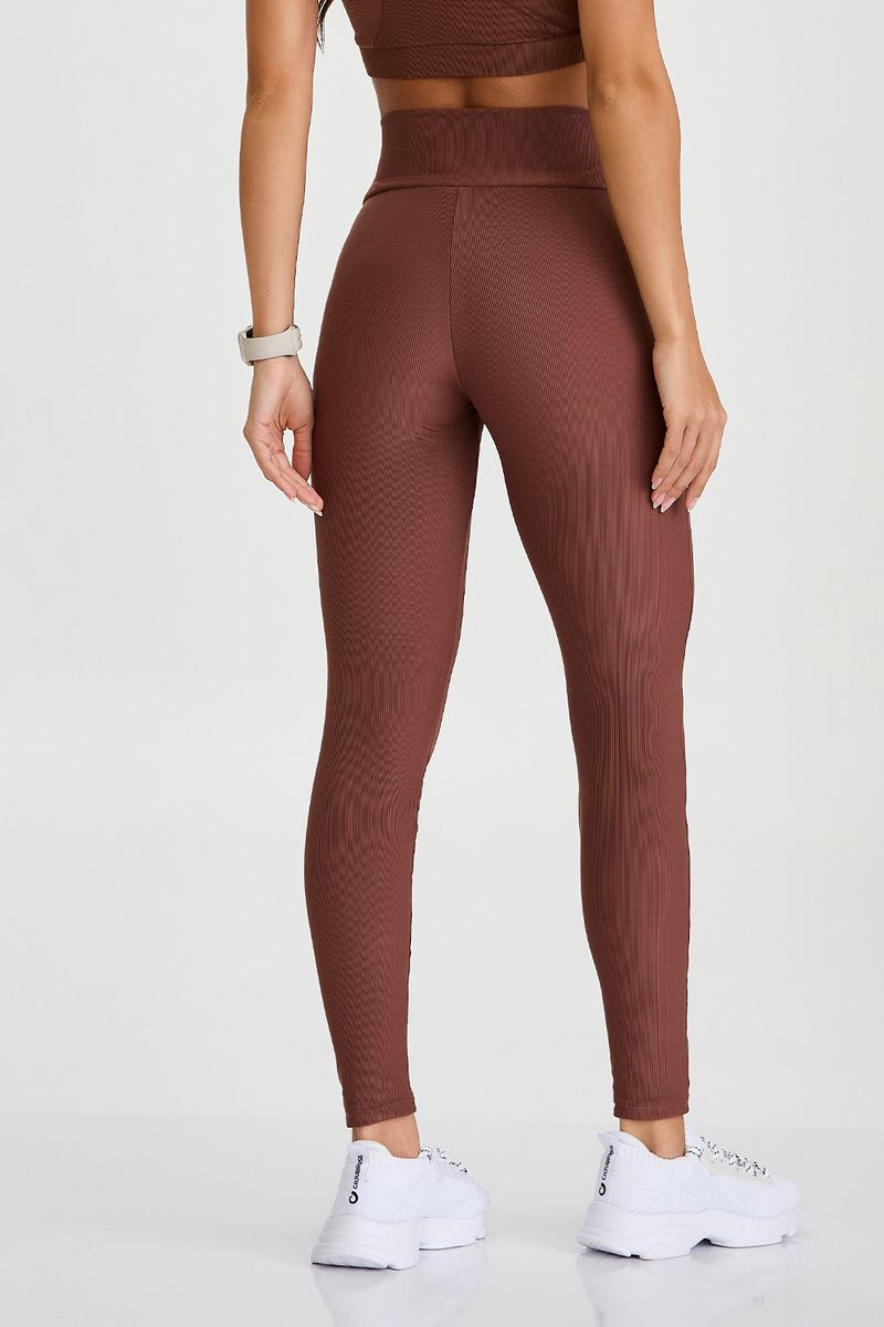 legging-fitness-canelada-com-compressao-marrom-foco-costas_02.jpg