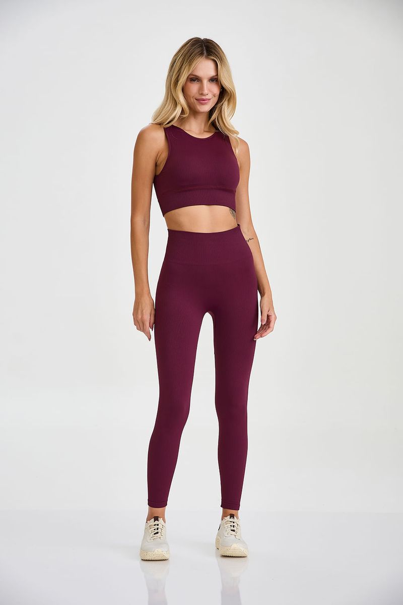 legging-fitness-sem-costura-canelada-com-empina-bum-bum-vinho-frente_01.jpg