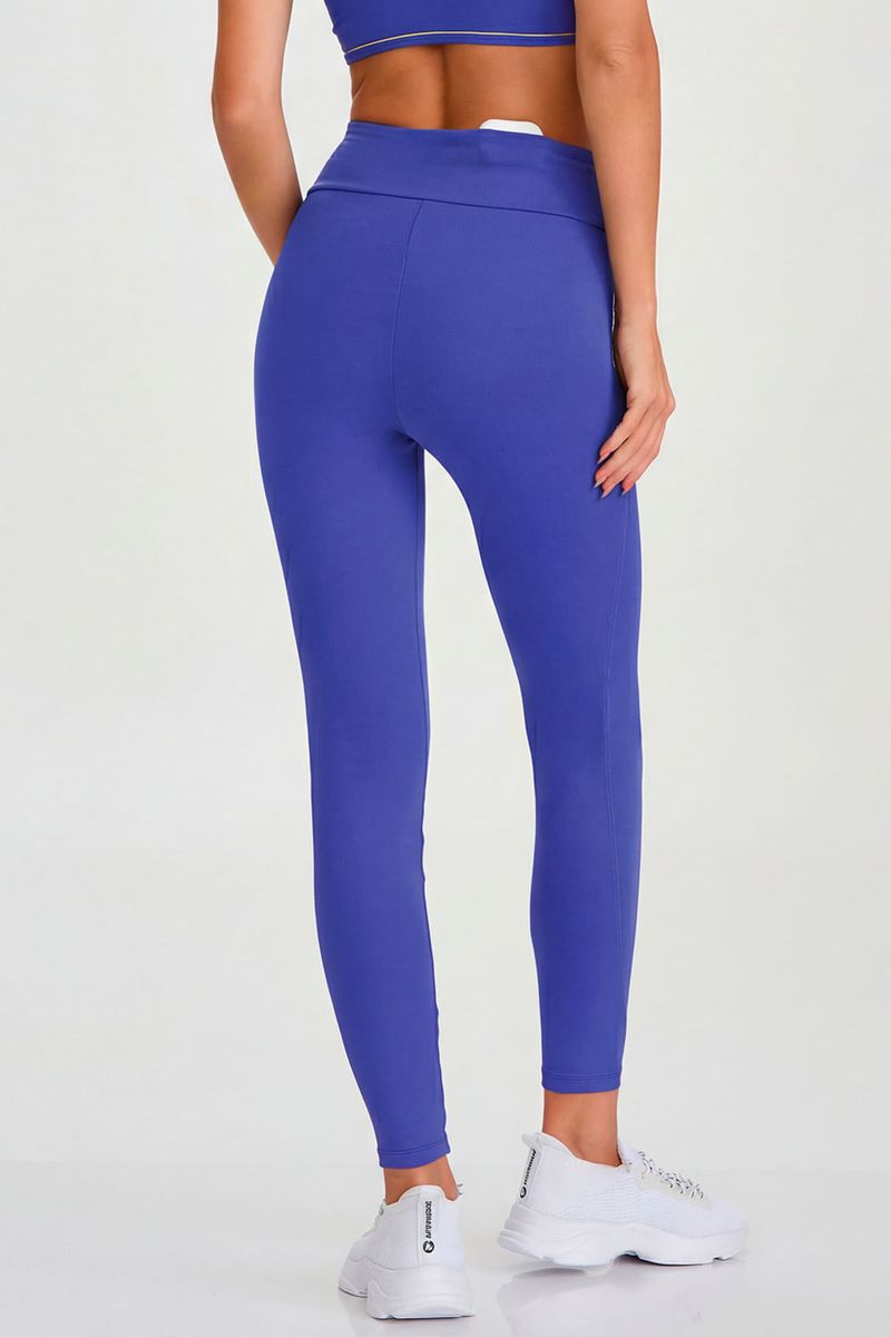 legging-fitness-com-compressao-azul-foco-costas_02.jpg