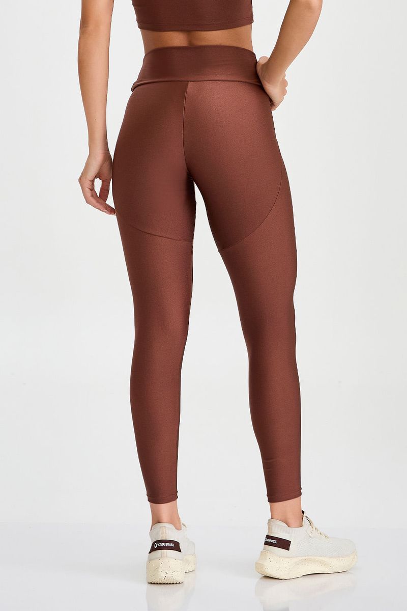 leging-fitness-em-tecido-brilhante-marrom-detalhe-costas_05.jpg
