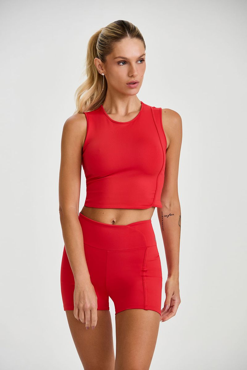 short-fitness-com-alta-compressao-e-proteçao-uv-vermelho-foco-frente_01.jpg