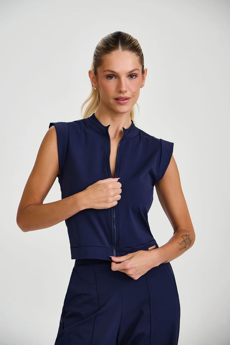 colete-athlesure-com-proteçao-solar-azul-foco-frente_03.jpg