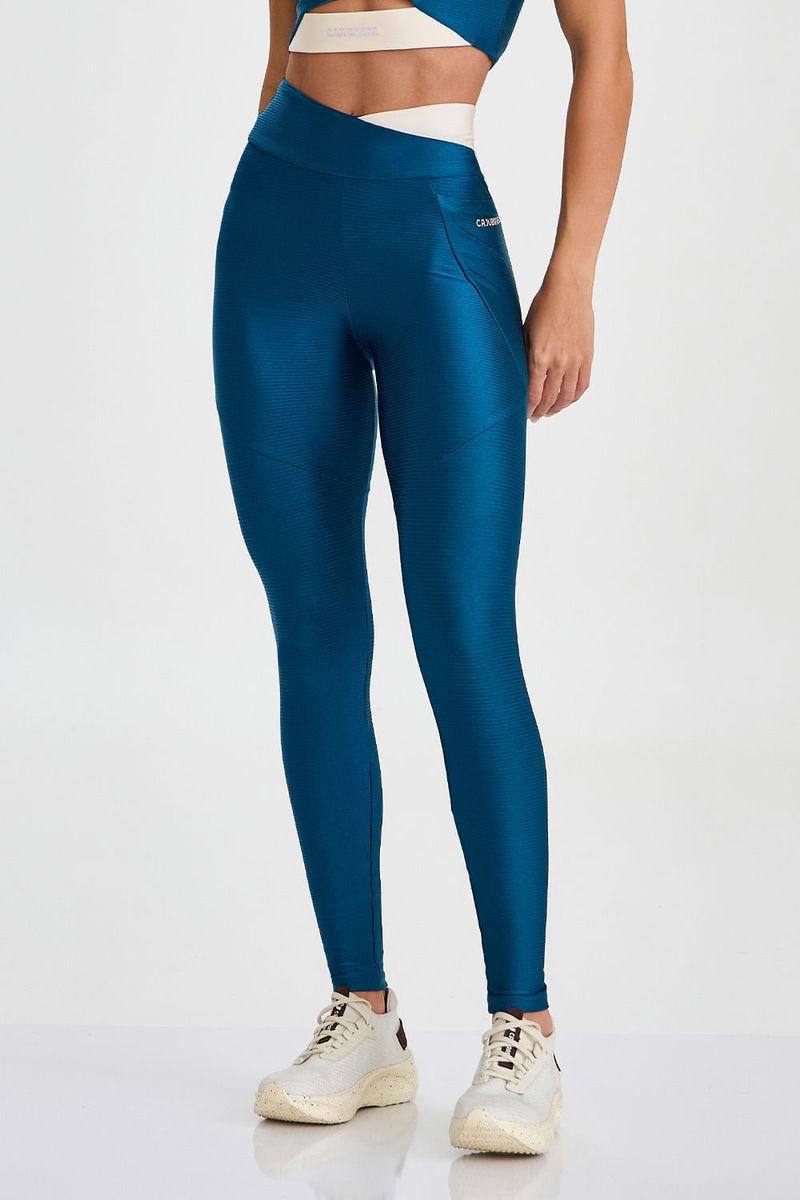 legging-finess-tecido-canelado-com-brilho-verde-foco-frente_01.jpg