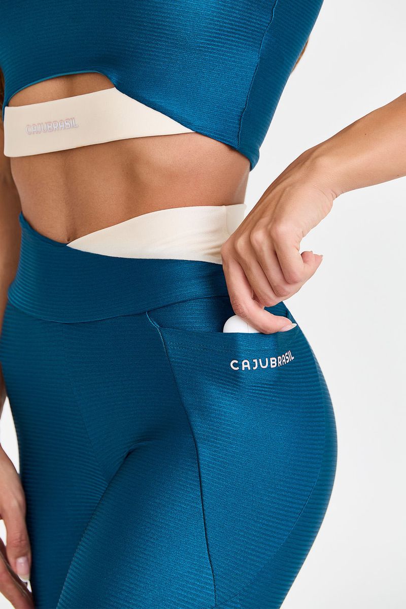 legging-finess-tecido-canelado-com-brilho-verde-foco-bolso_05.jpg
